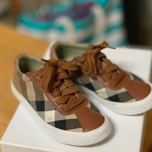 Burberry Shoes 👞